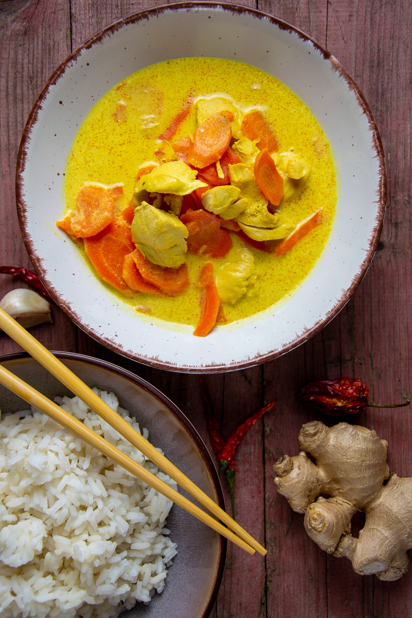 Chicken-Curry mit gebratenen Karotten