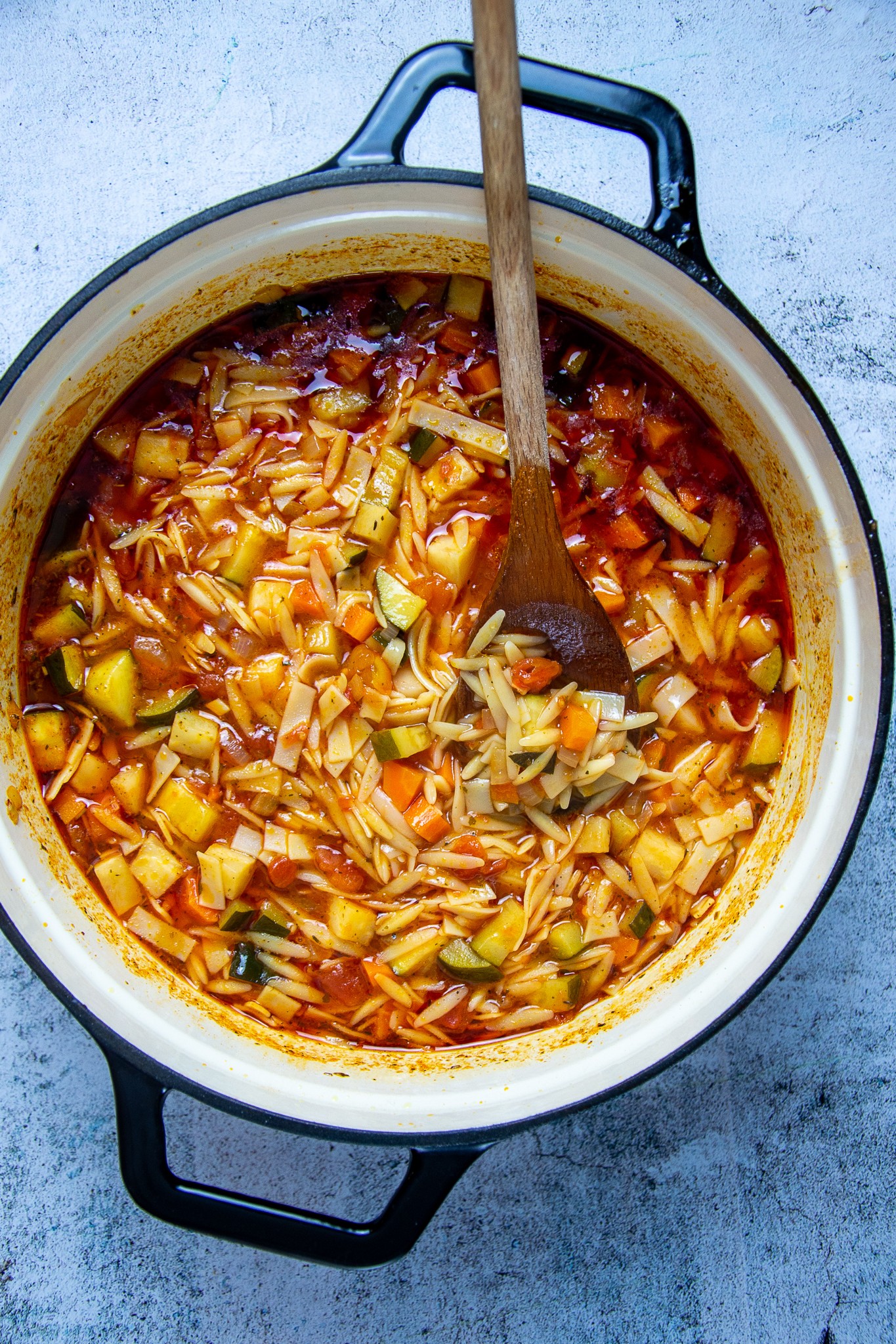 Minestrone mit Orzo Nudeln