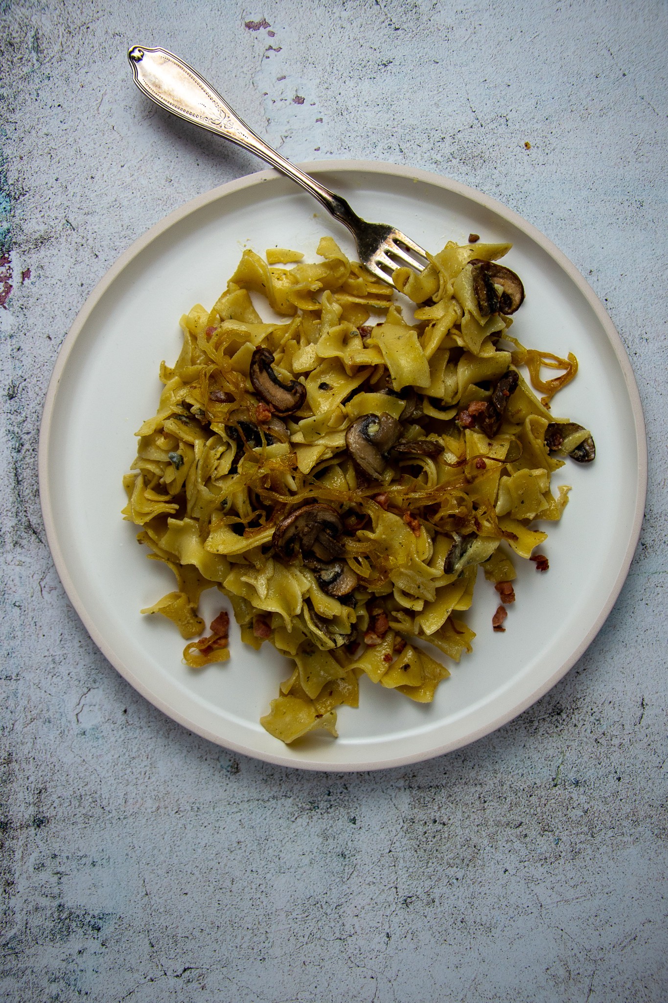 Pilz Rahmsauce mit Speck uns Zwiebeln