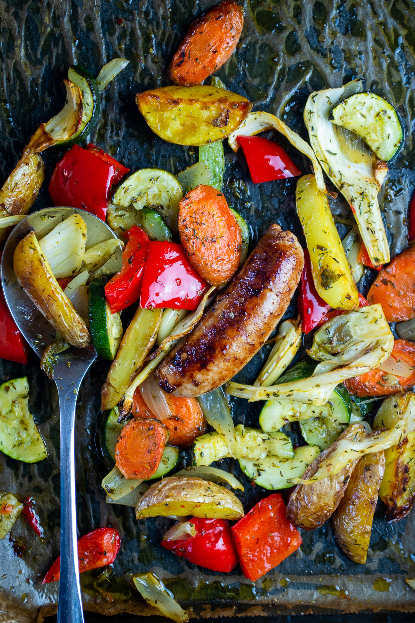 Ofengemüse mit Bratwurst