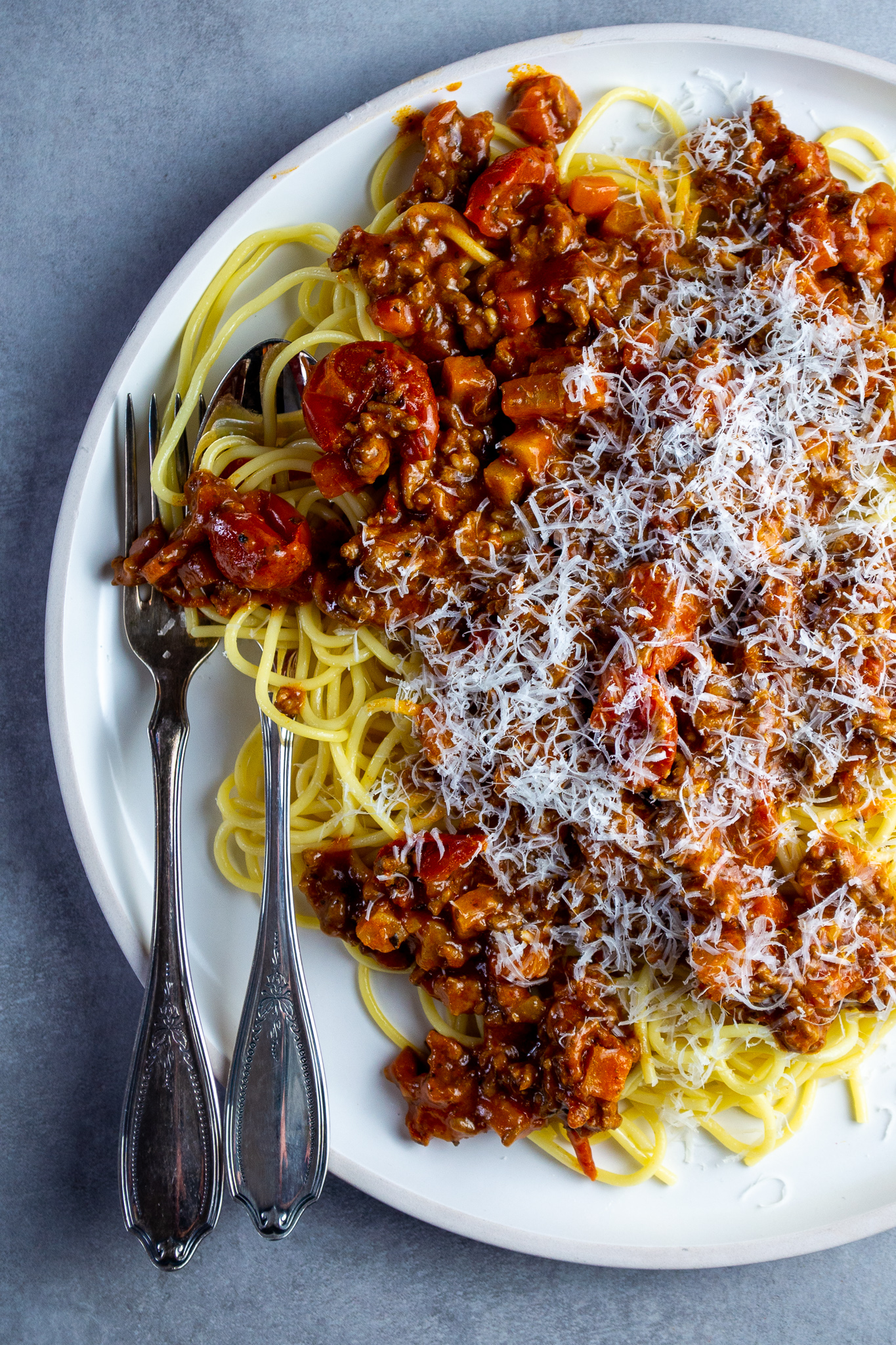 Bolognese mit Kirschtomaten
